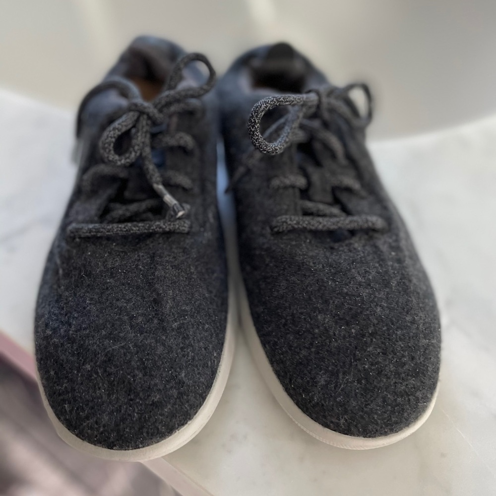 Allbirds women’s grey wool runner sneakers, size 9